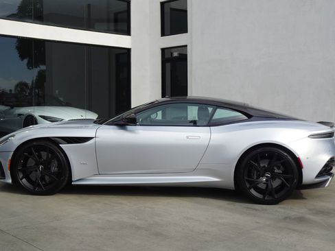 Used 2019 Aston Martin DBS Superleggera image 8