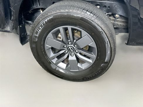 Used 2026 Nissan Frontier SV AWD/4WD image 11