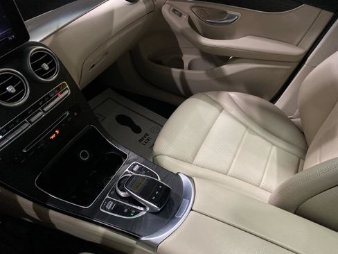 Used 2018 Mercedes-Benz GLC 300 4MATIC image 20