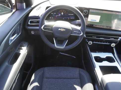 New 2025 Chevrolet Traverse LT image 13
