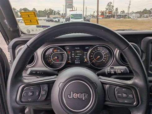 Used 2021 Jeep Wrangler Unlimited Sport image 31