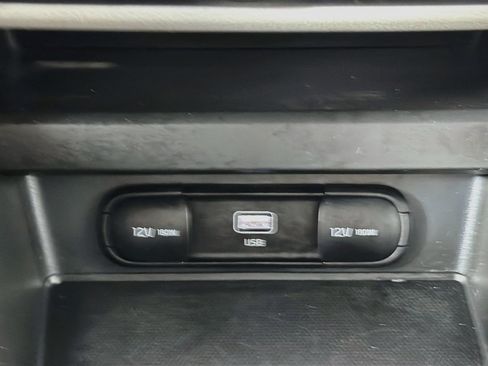 Used 2025 Kia Soul LX w/ LX Technology Package FWD image 25