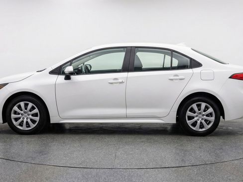 Used 2025 Toyota Corolla LE image 5