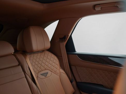 Used 2022 Bentley Bentayga Speed AWD/4WD image 36