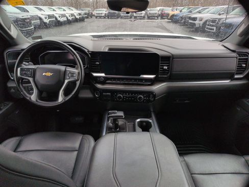 Used 2023 Chevrolet Silverado 1500 LTZ w/ LTZ Premium Package AWD/4WD image 9