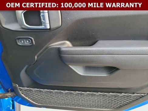 Used 2024 Jeep Gladiator Sport AWD/4WD image 17