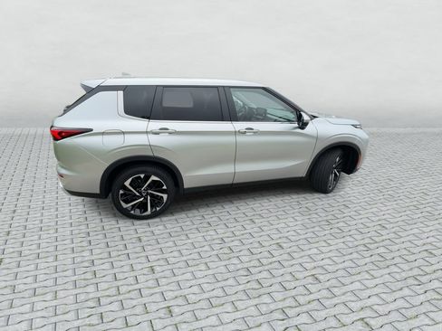 Used 2024 Mitsubishi Outlander SE AWD/4WD image 9