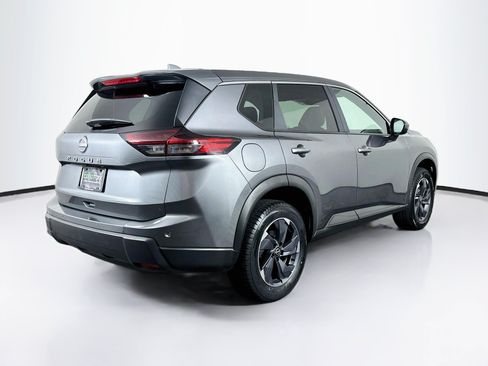 Used 2026 Nissan Rogue SV FWD image 9