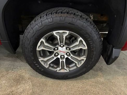 Used 2021 GMC Sierra 1500 SLE w/ X31 Off-Road Package AWD/4WD image 9
