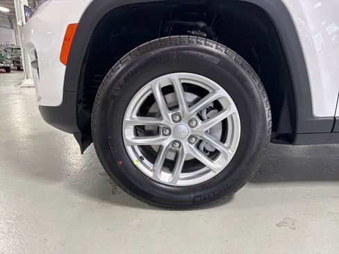 New 2025 Jeep Grand Cherokee Laredo X w/ Luxury Tech Group I image 9