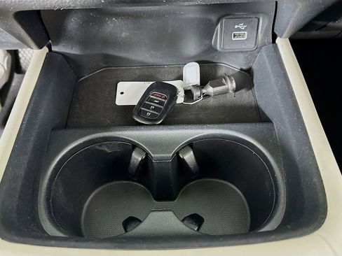 Certified 2023 Honda HR-V LX image 18