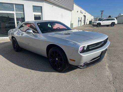 Used 2012 Dodge Challenger SXT Plus image 4