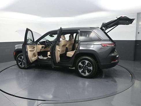Used 2023 Jeep Grand Cherokee 4WD 4xe image 33