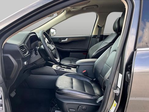 Used 2020 Ford Escape Titanium FWD image 8