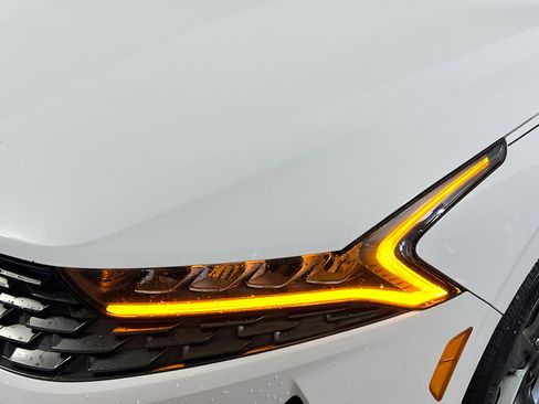 Used 2021 Kia K5 LXS image 11