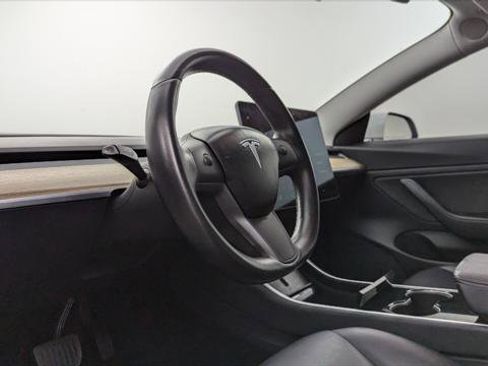 Used 2018 Tesla Model 3 Mid Range image 22