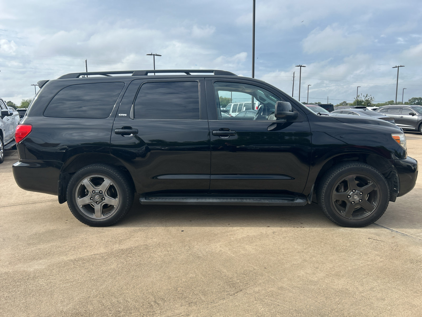 Used 2014 Toyota Sequoia SR5 w/ Sport Appearance Package RWD image 31