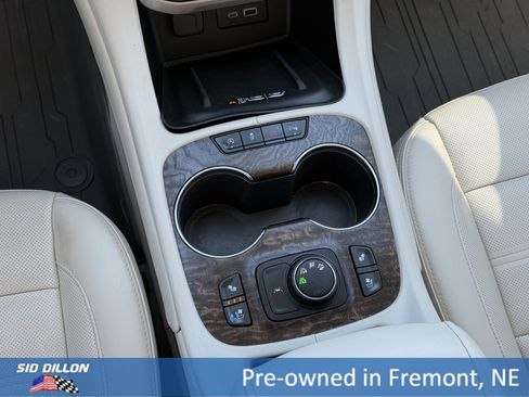 Used 2020 GMC Acadia Denali w/ Technology Package AWD/4WD image 12