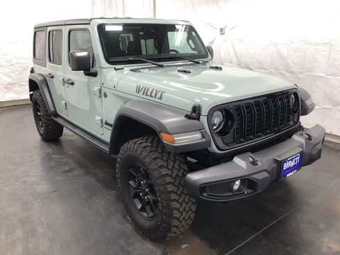 Used 2024 Jeep Wrangler Willys image 3