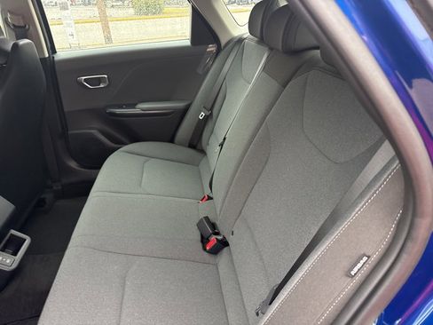 New 2025 Kia K4 LXS image 16