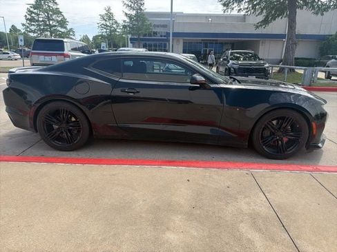 Used 2022 Chevrolet Camaro LT w/ Redline Edition RWD image 4