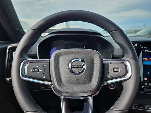 Certified 2023 Volvo XC40 B5 Plus w/ Protection Package Premier AWD/4WD image 20