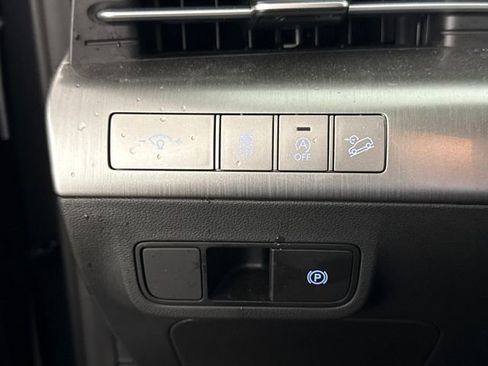 Used 2025 Hyundai Kona SE image 28