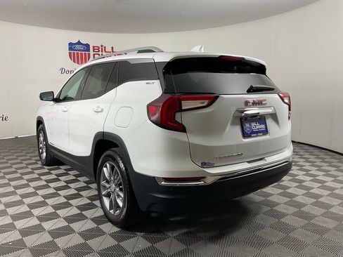 Used 2023 GMC Terrain SLT w/ Tech Package FWD image 5