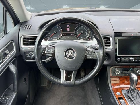 Used 2014 Volkswagen Touareg VR6 AWD/4WD image 23