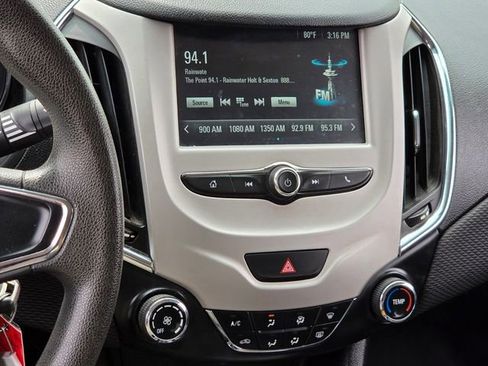 Used 2017 Chevrolet Cruze LS image 20