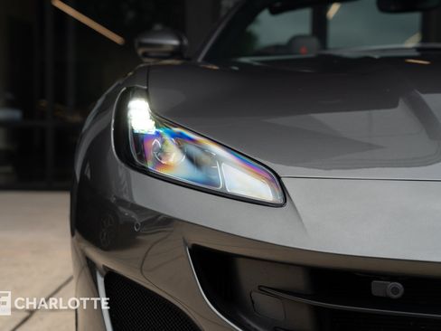 Used 2020 Ferrari Portofino RWD image 4