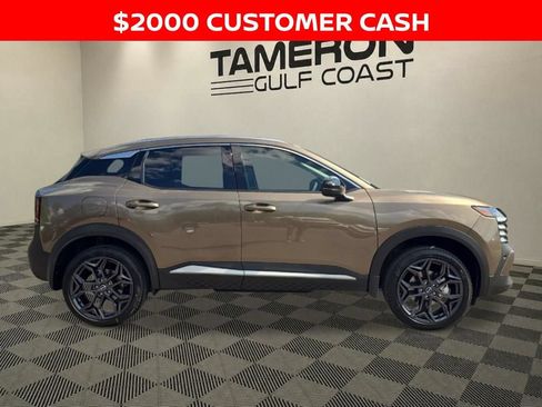 New 2026 Nissan Kicks SR FWD image 2