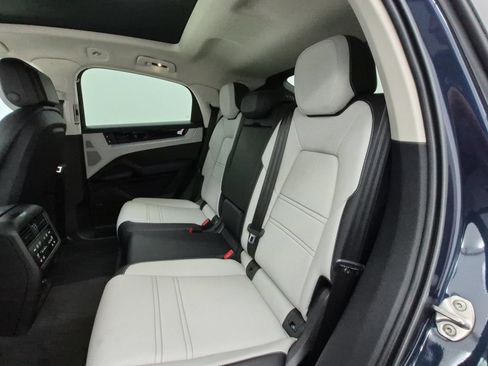 New 2026 Porsche Cayenne Coupe AWD/4WD image 16