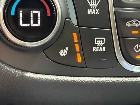 Used 2020 Chevrolet Equinox LT AWD/4WD image 13