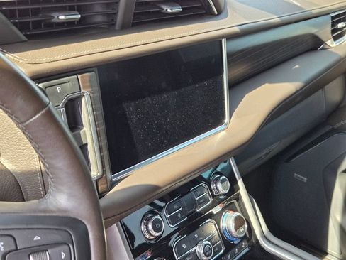 Used 2022 GMC Yukon Denali RWD image 8