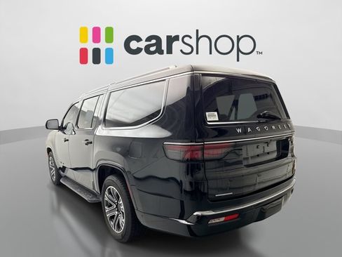 Used 2023 Jeep Wagoneer L 4WD w/ Premium Group I image 3