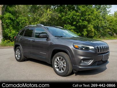 Used 2019 Jeep Cherokee Latitude Plus w/ Comfort/Convenience Group