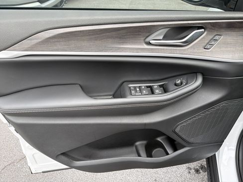 New 2025 Jeep Grand Cherokee Limited image 11