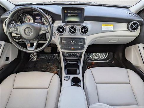Used 2016 Mercedes-Benz GLA 250 image 17