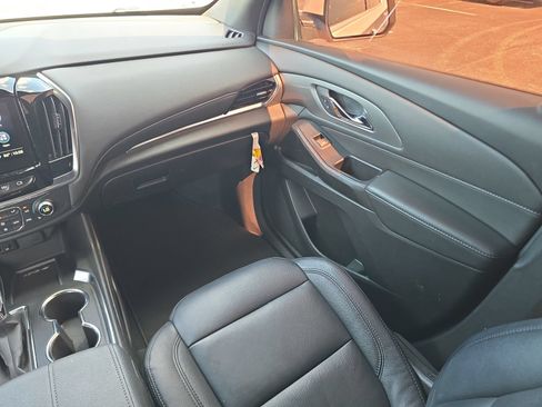Used 2023 Chevrolet Traverse LT AWD/4WD image 12