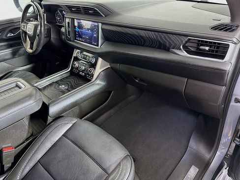Used 2021 GMC Yukon Denali w/ Denali Premium Package RWD image 30