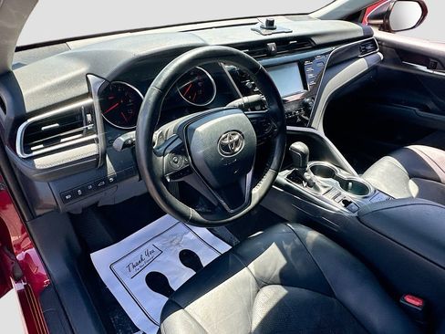 Used 2018 Toyota Camry XSE FWD image 9