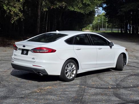 Used 2020 Ford Fusion SE FWD image 5