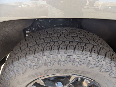 New 2025 Chevrolet Colorado Z71 w/ Midnight Edition image 12