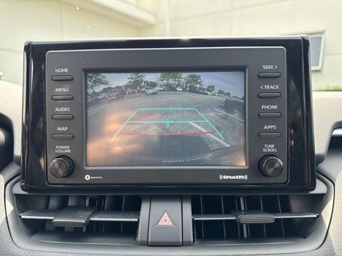 Used 2021 Toyota RAV4 LE FWD image 22