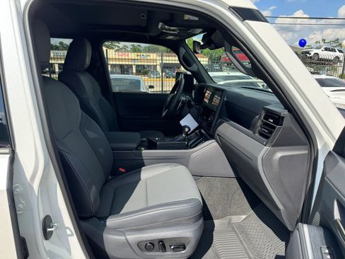 Used 2026 Lexus GX 550 w/ Accessory Package (2T) AWD/4WD image 20