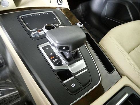 Used 2018 Audi Q5 2.0T Premium Plus w/ Premium Plus Package image 21