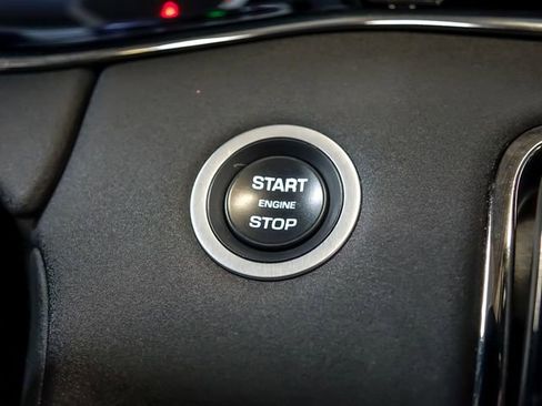 Used 2023 Land Rover Range Rover Evoque R-Dynamic SE AWD/4WD image 21