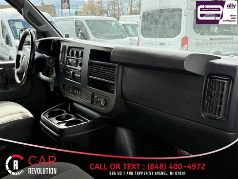 Used 2017 Chevrolet Express 3500 LT w/ LT Preferred Equipment Group RWD image 33