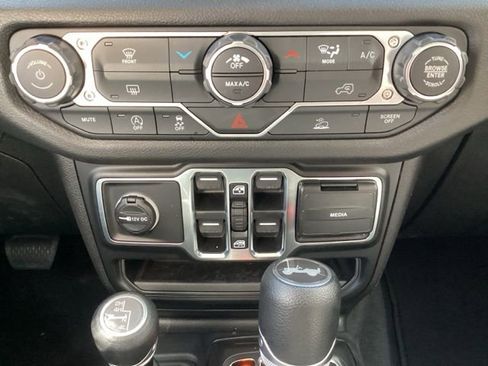 Used 2025 Jeep Wrangler Unlimited Sport AWD/4WD image 20